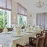 Hotel My Leesch - Hotel&restaurant Nahe Büsum - Hunde Herzlich Willkommen Reinsbuttel