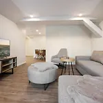 My Leesch - Hotel&restaurant Nahe Büsum - Hunde Herzlich Willkommen * Reinsbuttel